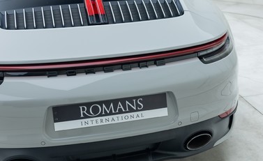 Porsche 911 Carrera 4S (992) 26