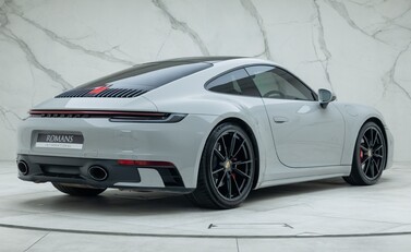 Porsche 911 Carrera 4S (992) 3