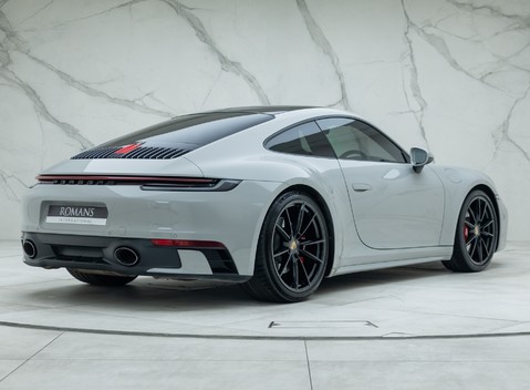 Porsche 911 Carrera 4S (992) 3