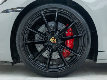 Porsche 911 Carrera 4S (992)