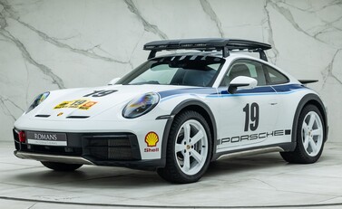 Porsche 911 Dakar (992) 1