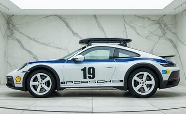 Porsche 911 Dakar (992) 2