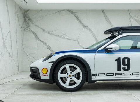 Porsche 911 Dakar (992) 47