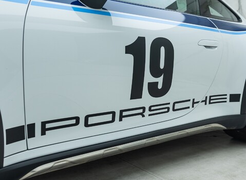 Porsche 911 Dakar (992) 42