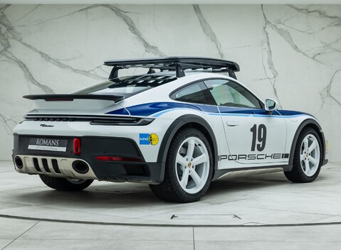 Porsche 911 Dakar (992) 3