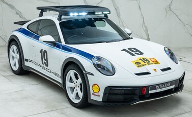 Porsche 911 Dakar (992) 8