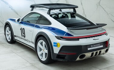 Porsche 911 Dakar (992) 9