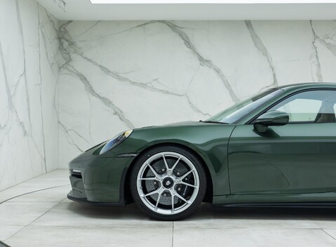 Porsche 911 GT3 TOURING (992) 41