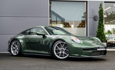 Porsche 911 GT3 TOURING (992) 2