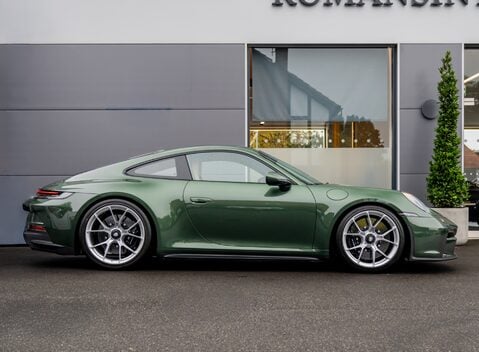 Porsche 911 GT3 TOURING (992) 3