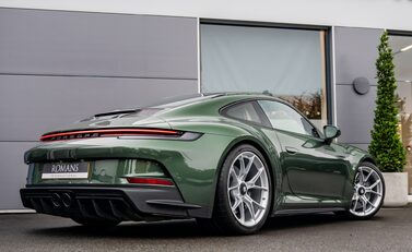 Porsche 911 GT3 TOURING (992) 4