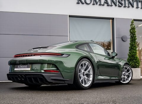 Porsche 911 GT3 TOURING (992) 4