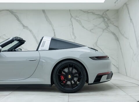 Porsche 911 Targa 4S (992) 35