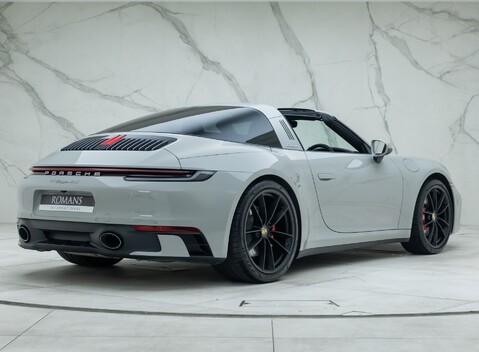 Porsche 911 Targa 4S (992) 6