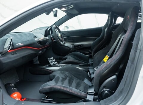 Ferrari 488 Pista Piloti 19