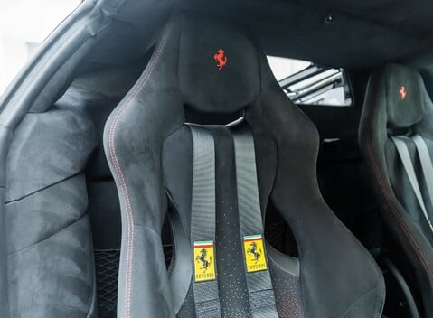 Ferrari 488 Pista Piloti 14