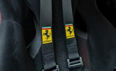 Ferrari 488 Pista Piloti 16