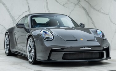 Porsche 911 GT3 TOURING (992) 6