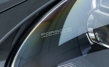 Porsche 911 GT3 TOURING (992) 33