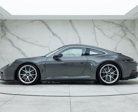 Porsche 911 GT3 TOURING (992)