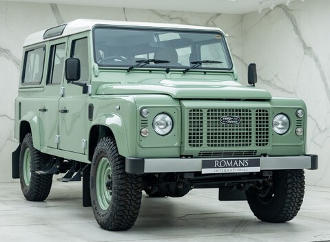 Land Rover Defender 110 HERITAGE 6