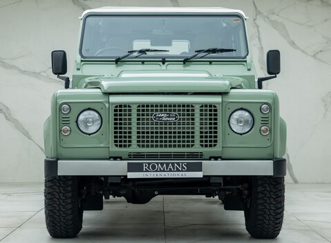 Land Rover Defender 110 HERITAGE 4