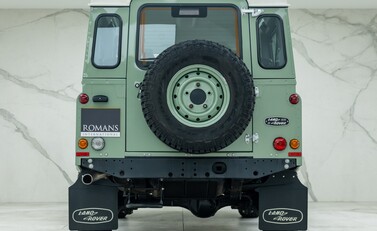 Land Rover Defender 110 HERITAGE 5