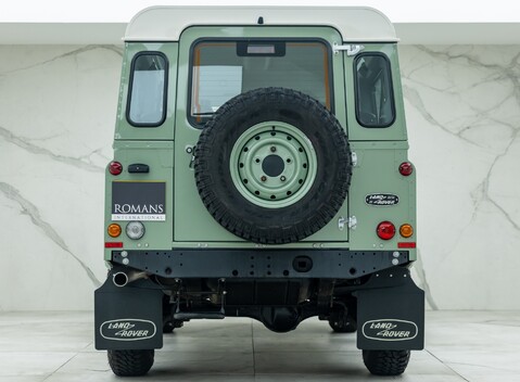 Land Rover Defender 110 HERITAGE 5