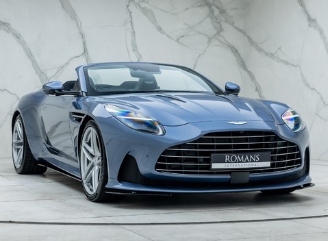 Aston Martin DB12 VOLANTE 9