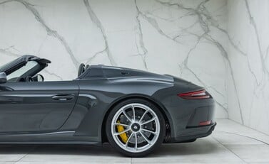 Porsche 911 SPEEDSTER (991) 45