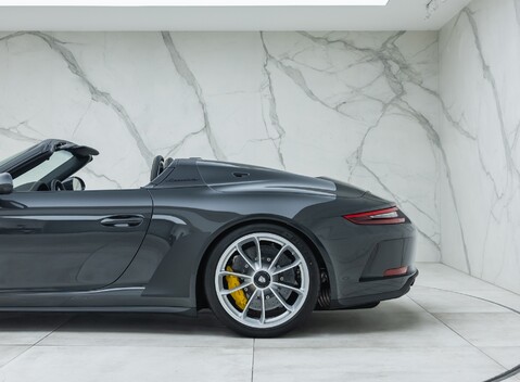 Porsche 911 SPEEDSTER (991) 45