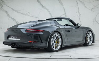 Porsche 911 SPEEDSTER (991) 6