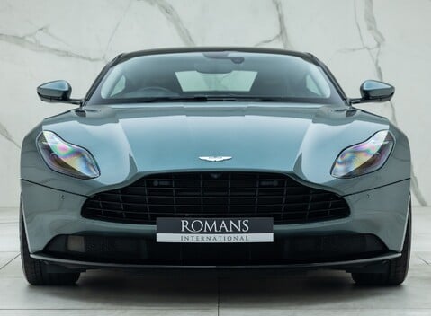 Aston Martin DB11 V8 COUPE 4