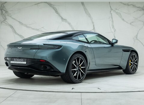 Aston Martin DB11 V8 COUPE 3