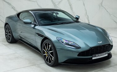 Aston Martin DB11 V8 COUPE 8