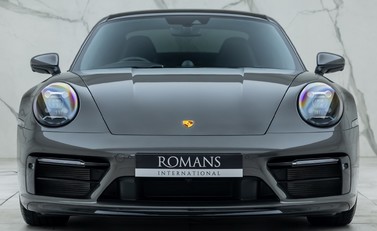 Porsche 911 Carrera 4S (992) 4