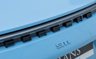 Porsche 911 Targa 4 GTS (992) 38