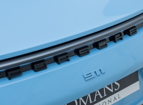 Porsche 911 Targa 4 GTS (992) 38