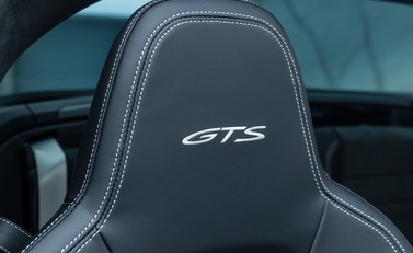 Porsche 911 Targa 4 GTS (992) 16