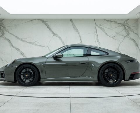 Porsche 911 Carrera GTS (992)