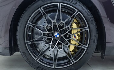 BMW M3 COMPETITION M XDRIVE 32