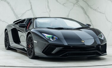 Lamborghini Aventador LP 740-4 S Roadster 9