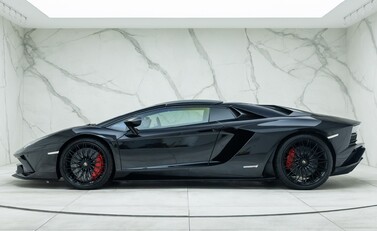 Lamborghini Aventador LP 740-4 S Roadster 4