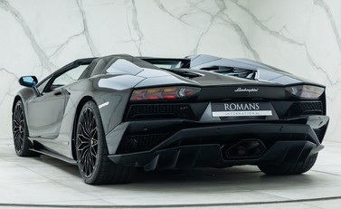 Lamborghini Aventador LP 740-4 S Roadster 10