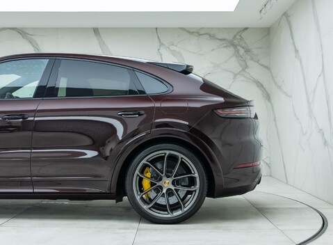 Porsche Cayenne TURBO S E-Hybrid Coupe 38