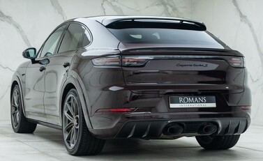 Porsche Cayenne TURBO S E-Hybrid Coupe 8