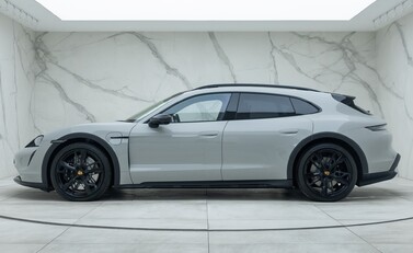 Porsche Taycan 4S CROSS TURISMO 2