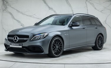 Mercedes-Benz C63 AMG PREMIUM Estate 1