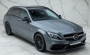 Mercedes-Benz C63 AMG PREMIUM Estate 8