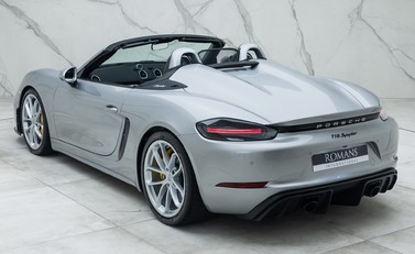 Porsche 718 SPYDER 12